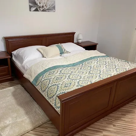 U Dvoch Levov Guest house